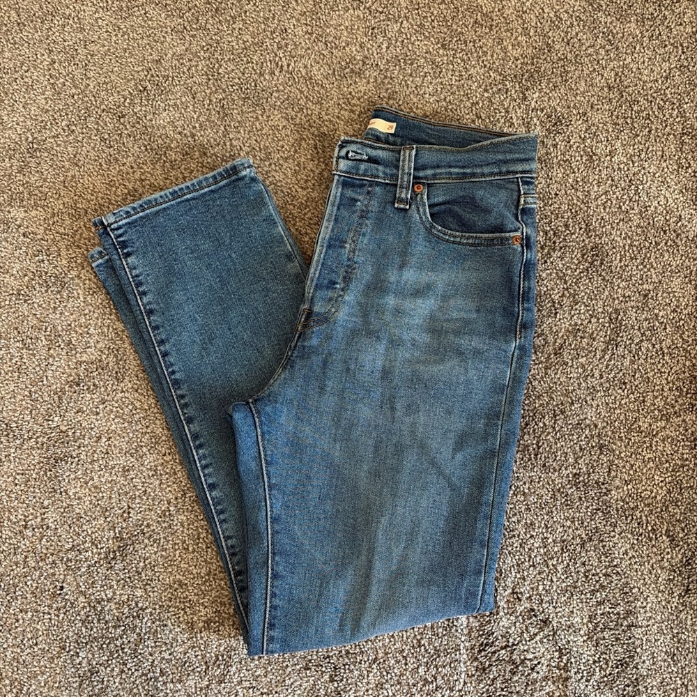 Levi wedgie straight jeans